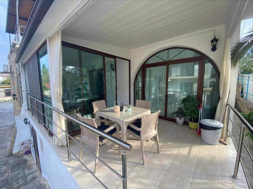 8 Triplex Villa