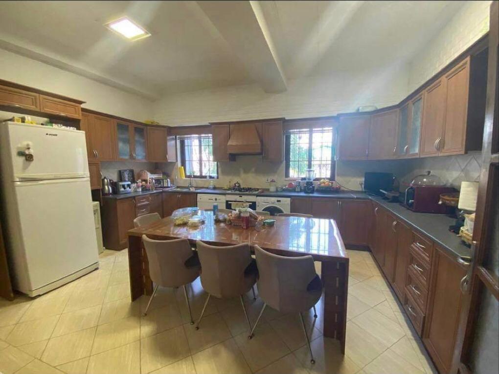 8 Triplex Villa