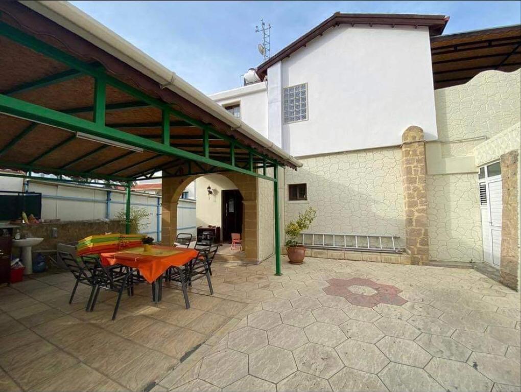 8 Triplex Villa
