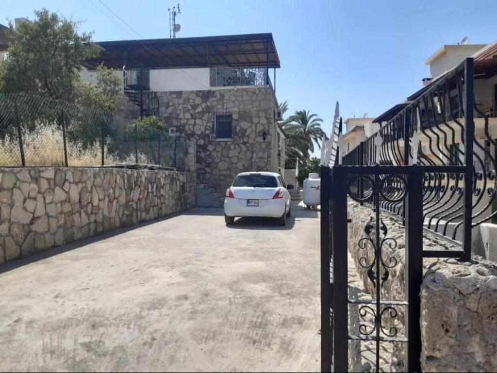 8 Triplex Villa