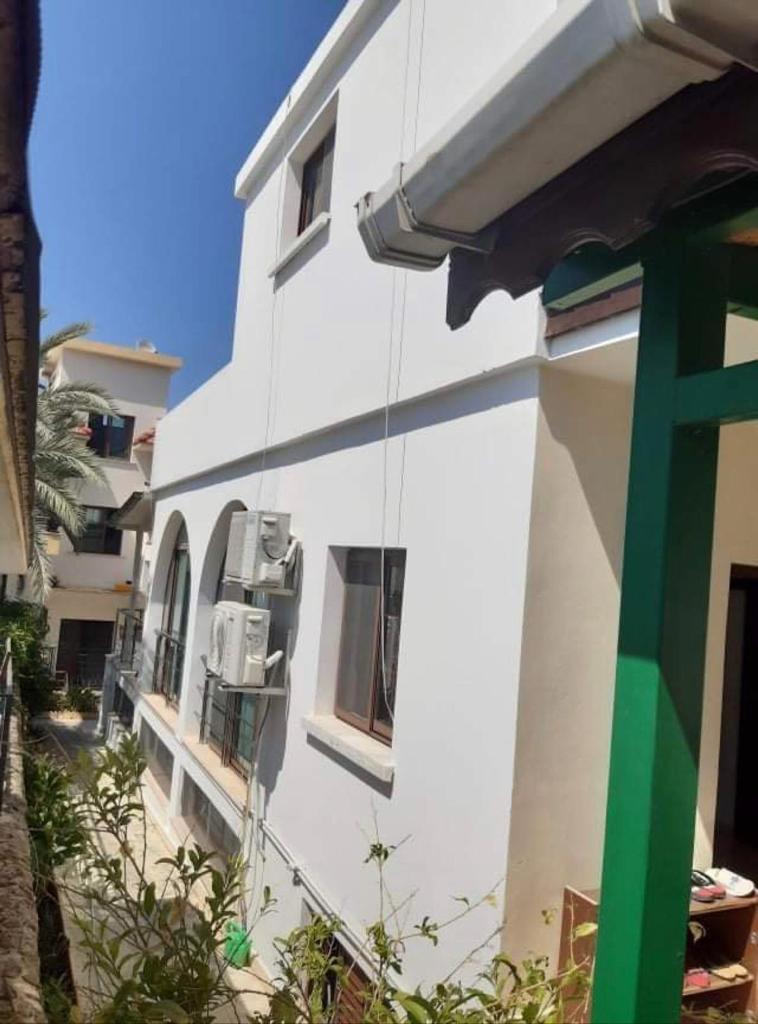 8 Triplex Villa