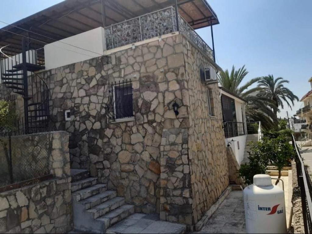 8 Triplex Villa