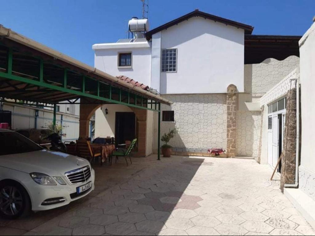 8 Triplex Villa